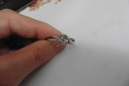 Neuf - Bague En Métal Argenté Sertie Strass Imitation Diamant Solitaire T 65-66 - Ring