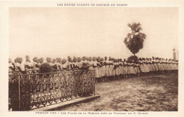 Gabon - FERNAN VAZ - Les Filles De La Mission Près Du Tombeau Du P. Bichet - Ed. Les Soeurs Bleues De Castres - Gabón