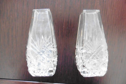 Lot De 2 Petits Vases Soliflores En Cristal Ciselé Sculpté Art Deco Années 1930 - Jarrones