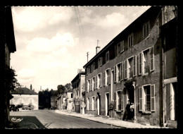 52 - DOULEVANT-LE-CHATEAU - PLACE ET RUE BASSE - Doulevant-le-Château