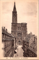 21-4-2024 (2 Z 38) Very Old B/w - FRANCE - Storks In Strasbourg (la Cathédrale) - Eglises Et Cathédrales