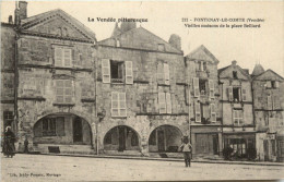 Fontenay Le Comte - Vieilles Maisons De La Place Belliard - Fontenay Le Comte