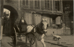 Noyon - Nonnette Se Rendant A La Cathedrale - Noyon