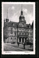 AK Pforzheim, Rathaus Mit Passanten Und Strassenbahn  - Pforzheim