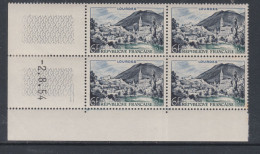 France N° 976 XX Lourdes En Bloc De 4 Coin Daté Du 2 . 8 . 54 ; 2 Traits  Charnière Sur Bord De Feuille,  TB - 1950-1959