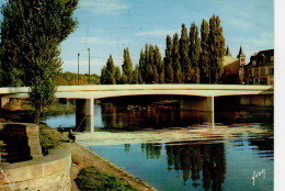 Melun Le Nouveau Pont (timbrée En 1964 , Pêcheur à La Ligne - Melun