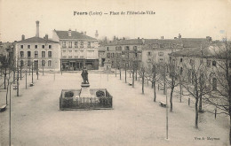 D7319 Feurs Place De L'hôtel De Ville - Feurs