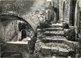 06 - Eze - Un Coin Pittoresque - Mention Photographie Véritable - Carte Dentelée - CPSM Grand Format - Voir Scans Recto- - Eze