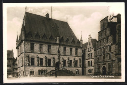 AK Osnabrück, Rathaus Mit Passanten  - Osnabrueck