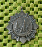 Medaile :  Eernewoude , Tietjerksteradeel , 1957 - Zeilen. -  Original Foto  !!  Medallion  Dutch - Other & Unclassified