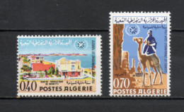 ALGERIE N° 444 + 445   NEUFS SANS CHARNIERE COTE 2.50€    TOURISME - Algerien (1962-...)