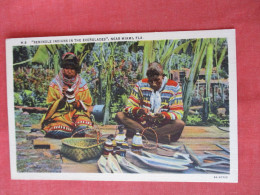 Seminole Indians  In The Everglades Near Miami Florida Ref 6390 - Native Americans