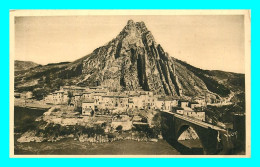 A742 / 419 04 - SISTERON Rocher De La Baume Et La Durance - Sisteron