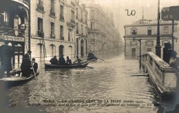 PARIS CRUE DE LA SEINE SERVICE DE BACHOTAGE DANS LA RUE DE LILLE - Inondations De 1910