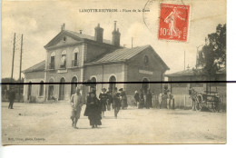 CPA  . D41. La MOTTE BEUVRON . La Place De La Gare. - Lamotte Beuvron