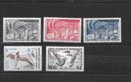 TAAF - Timbres 8-9-10 (1957) -12-13 (1958)  Neufs ** - Unused Stamps
