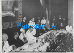 227466 ARGENTINA BUENOS AIRES PERONISMO GRAL PERON EVITA EVA PERON MILITARY REUNION 22 X 17 CM PHOTO NO POSTAL POSTCARD - Argentina