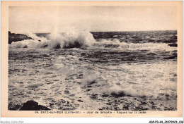 ADPP3-44-0257 - BATZ-sur-MER - Jour De Tempête - Vagues Sur La Jetée  - Batz-sur-Mer (Bourg De B.)