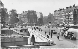 CPSM Paris La Place St-Michel Et Le Pont - Paris (06)