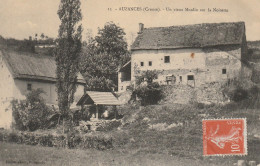 AUZANCES   UN VIEUX MOULIN - Auzances