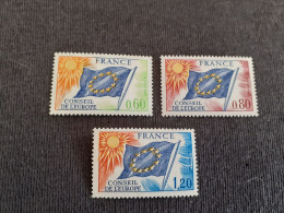 TIMBRES  DE  SERVICE  ANNEE  1975  N  46  A  48  COTE  7,50  EUROS  NEUFS  SANS  CHARNIERES - Ungebraucht