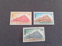 TIMBRES  DE  SERVICE  ANNEE  1977  N  53  A  55  COTE  3,50  EUROS  NEUFS  SANS  CHARNIERES - Mint/Hinged