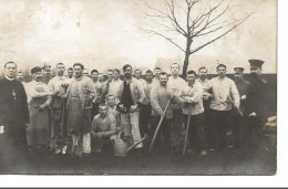 RECKLINGHAUSEN  -  CARTE PHOTO MILITAIRE (située Selon Annotation Manuscripte Au Dos)  Hôpital Rue Des Jardins - Recklinghausen