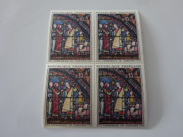 N° 1399  BLOC DE 4  CATHEDRALE DE CHARTRES  NEUF SANS CHARNIERE  ** - Unused Stamps