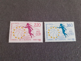 TIMBRES  DE  SERVICE  ANNEE  1989  N  100  / 101  COTE  3,40  EUROS  NEUFS  SANS  CHARNIERES - Nuevos