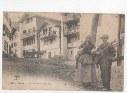 AJC - Cambo - La Place Et Une Vieille Rue - Cambo-les-Bains