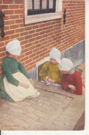 B15. Vintage Postcard. Dutch Girls From Volendam. Netherlands. - Volendam