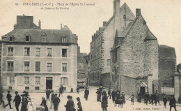 Fougères * Place De L'église St Léonard Et Caserne St Nicolas * Café De La Poste ROUSSEAU Débitant - Fougeres