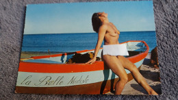 CPSM PIN UP FEMME NUE NU LA BELLE NUDISTE BARQUE BORD DE MER NATURISME ED SOFER - Pin-Ups