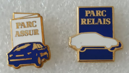 2 Pin's RENAULT Parc Assur Et Parc Relais - Renault