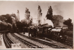 "JUST OFF" R.H. & D RAILWAY - HYTHE STATION - KENT - REAL PHOTOGRAPHIC POSTCARD - Autres & Non Classés