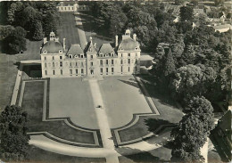 41 - Cheverny - Le Château Et Son Jardin à La Française - Vue Aérienne - Mention Photographie Véritable - Carte Dentelée - Cheverny