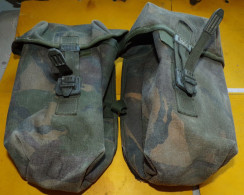 LOT DE 2 POCHES POUR GILET DE COMBAT  DE L'ARMEE ANGLAISE CAMOUFLAGE FEUILLAGE , FABRICATION DE 2000  , POIDS 0,600 KILO - Ausrüstung