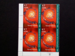UNO WIEN MI-NR. 302 POSTFRISCH(MINT) 4er BLOCK INTERNATIONALES JAHR DER DANKSAGUNG 2000 BUNTGLASFENSTER - Unused Stamps