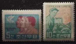 Corée Du Nord 1960 / Yvert N°207-208 / ** (rouille Sur Le 207) - Korea, North