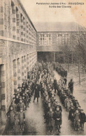 Fougères * Pensionnat Jeanne D'arc , Sortie Des Classes * Enfants écoliers élèves école - Fougeres