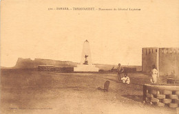 Algérie - Sahara - TAMANRASSET - Monument Du Général Lapérine - Ed. Lauroy 522 - Uomini