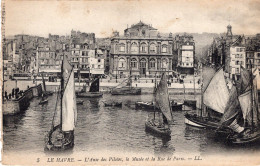 LE HAVRE , L'Anse Des Pilotes , Le Musée Et La Rue De Paris - Port