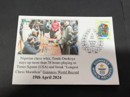 22-4-2024 (2 Z 42) Nigeria Chess Whiz Tunde Onokoya Up For 58 Hours Record Playing CHESS In Times Square USA - Schach