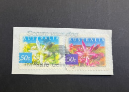 22-4-2024 (stamp) Used - Australia - 50 Cent (UNUSUAL ! Color Difference / Red Missing ? On Same Cover Piece) - Autres & Non Classés