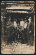 Foto-AK Bergarbeiter Mit Hämmern Im Schacht 1925  - Miniere