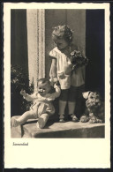 AK Kleines Kind Mit Puppe Und Hund Beim Sonnenbad  - Oblitérés