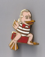 PIN'S THEME PERSONNAGE POLITIQUE JACQUES CHABAN DELMAS  DU BEBETE SHOW - Celebrities