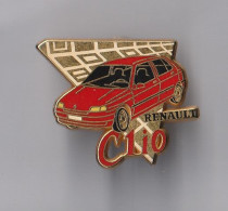 PIN'S THEME ARTHUS BERTRAND  AUTOMOBILE RENAULT CLIO VARIANTE COULEUR ROUGE - Arthus Bertrand