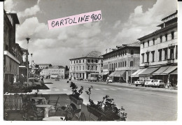 Veneto-treviso-montebelluna Corso Mazzini Differente Animata Panoramica Veduta Corso Mazzini Anni 50 60 (v.retro) - Andere & Zonder Classificatie