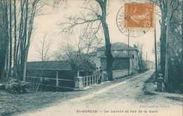 69 SAINT SORLIN - Le Lavoir Et Rue De La Gare   - TB - Autres & Non Classés